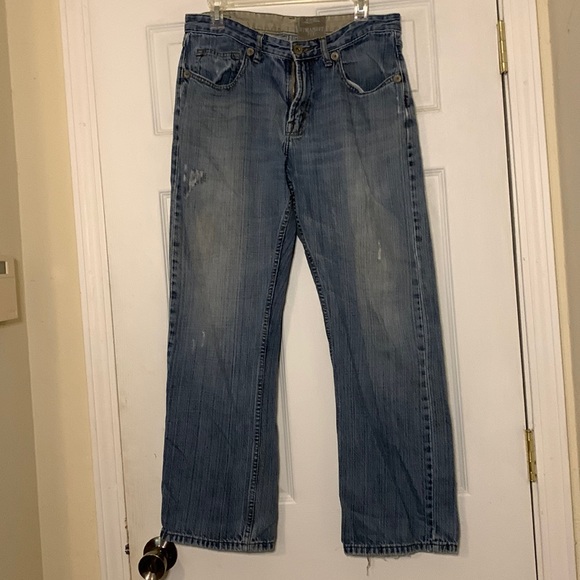 Wrangler straight fit distressed jeans 32x29 perfectly worn in for comfort. - Picture 1 of 5